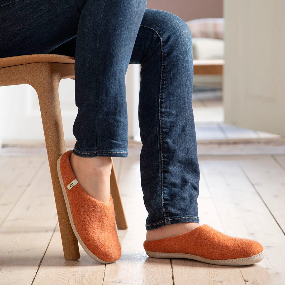 Slippers in Clay Red - 3 sizes