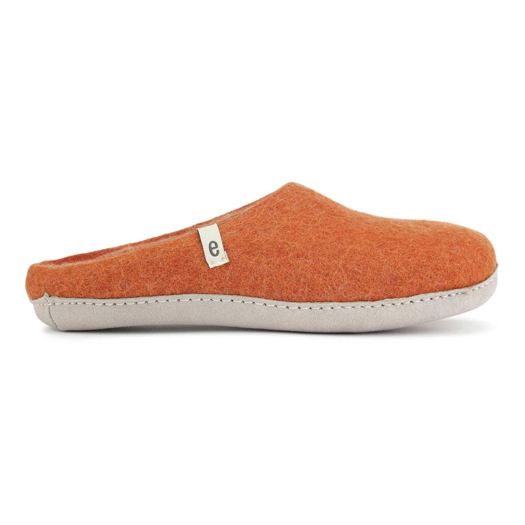 Slippers in Clay Red - 3 sizes