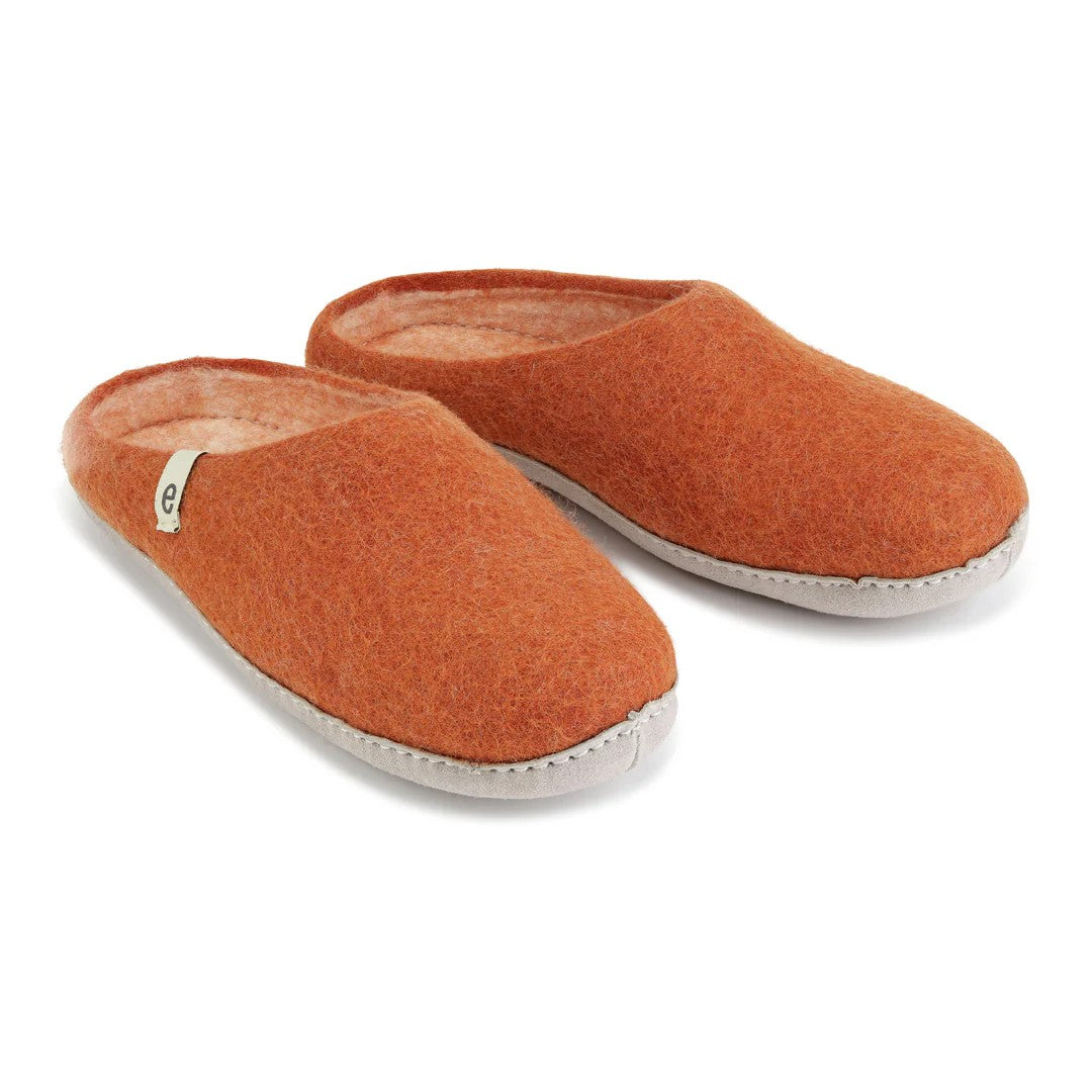 Slippers in Clay Red - 3 sizes