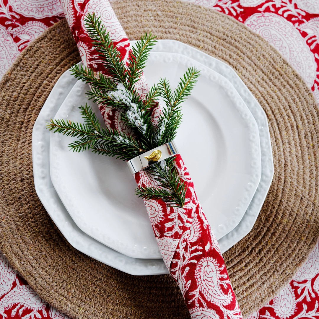 Set of 4 Napkins with Paisley Pattern in Red