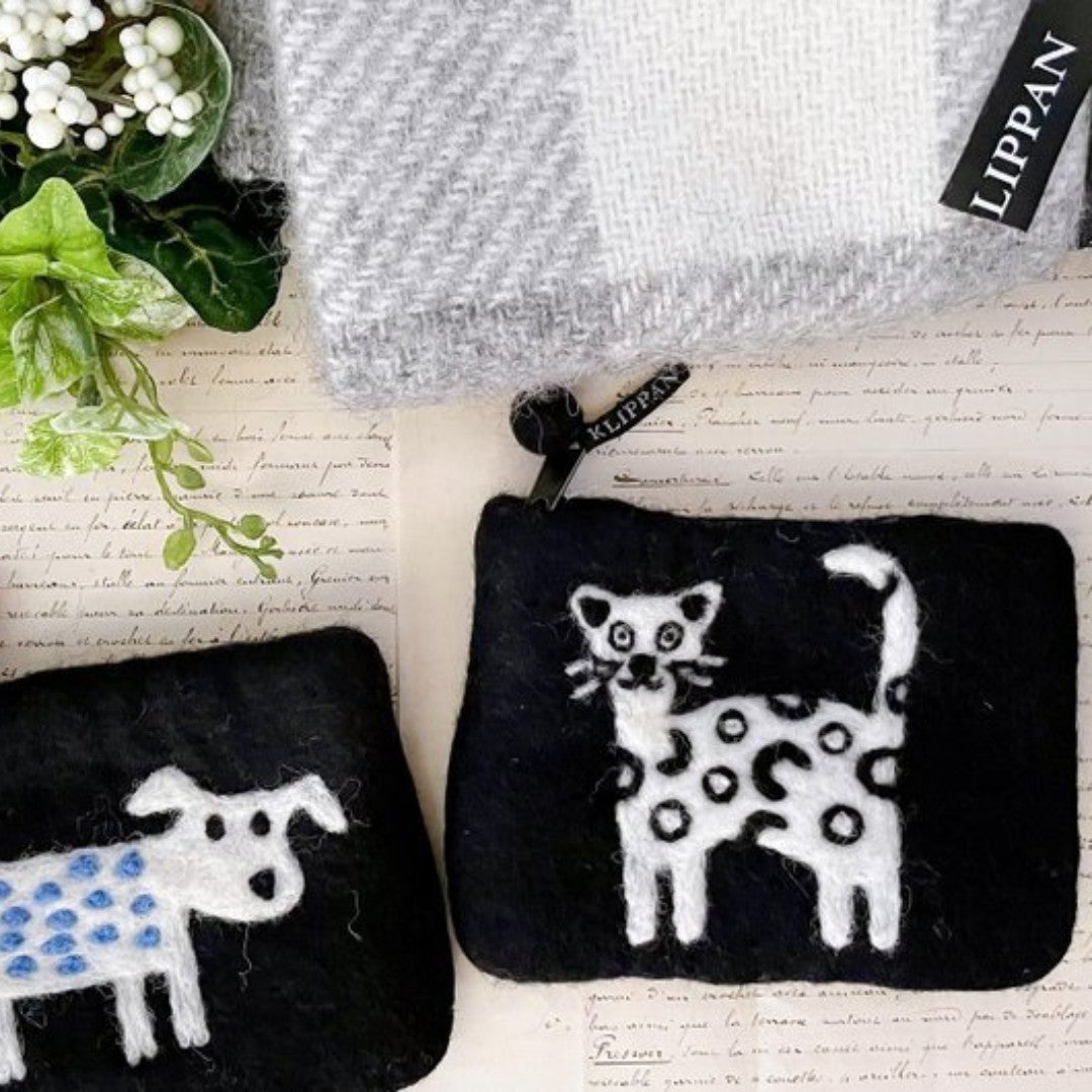 Cat zipped coin Felted Purse