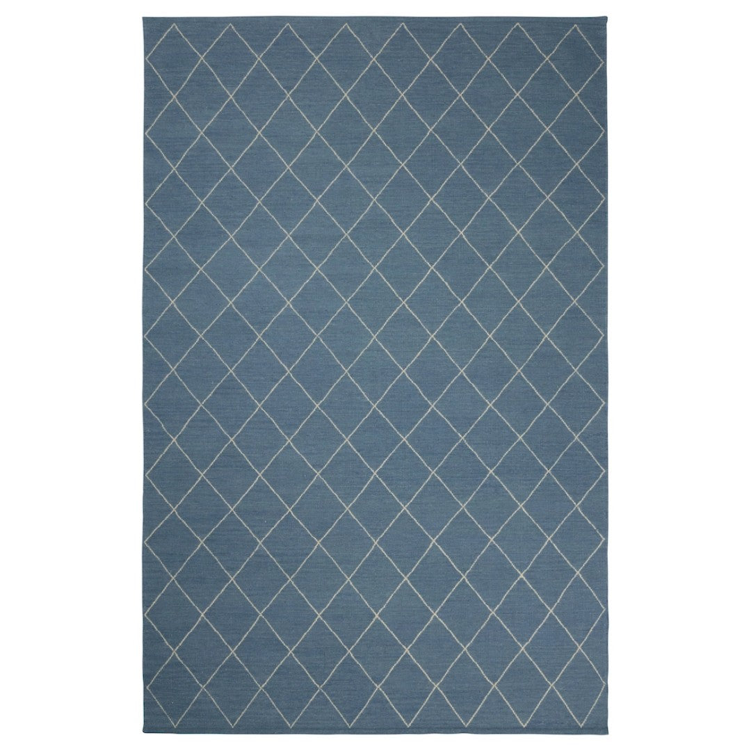 Diamond Rug in SKy Blue & Off White