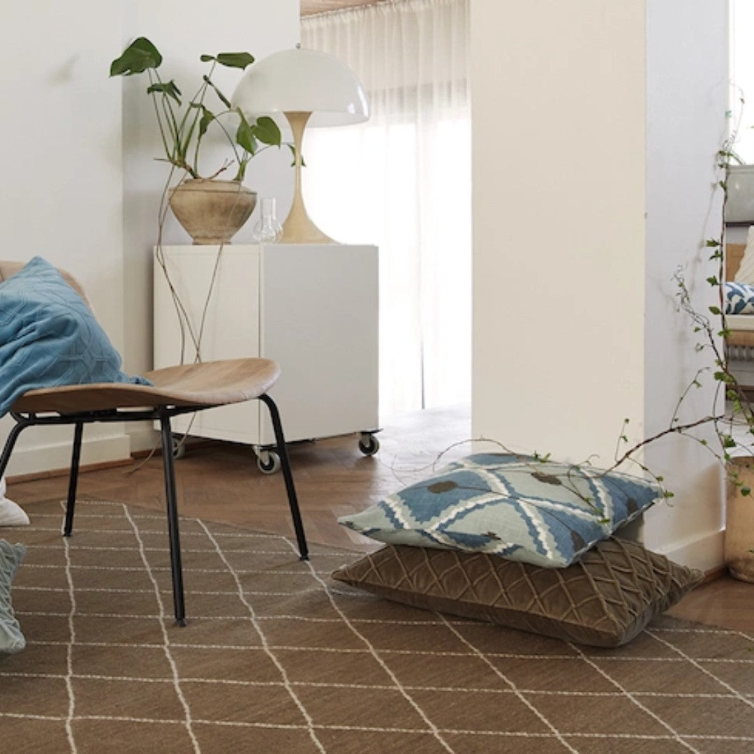 Diamond Rug in Mocha & Off White