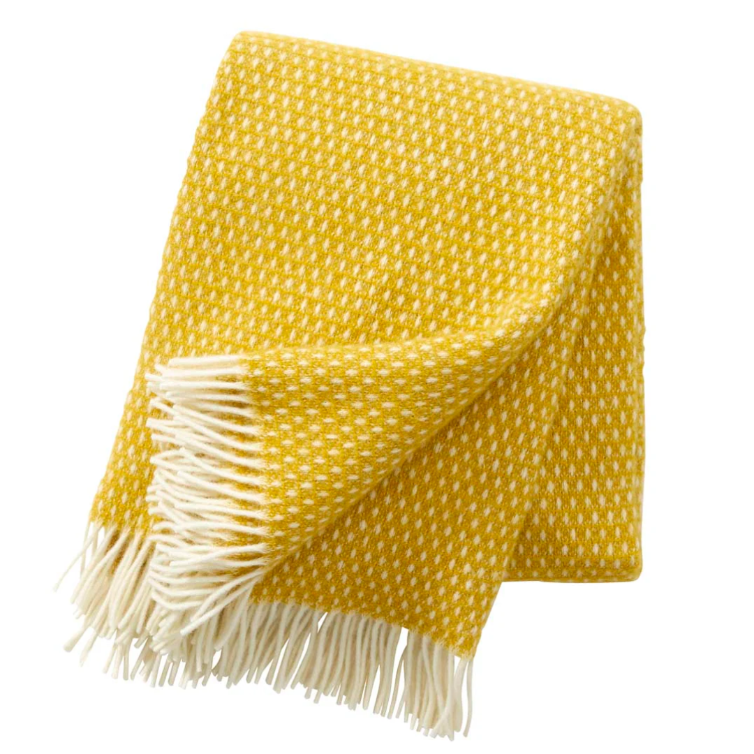 Knut Throw - 11 colours