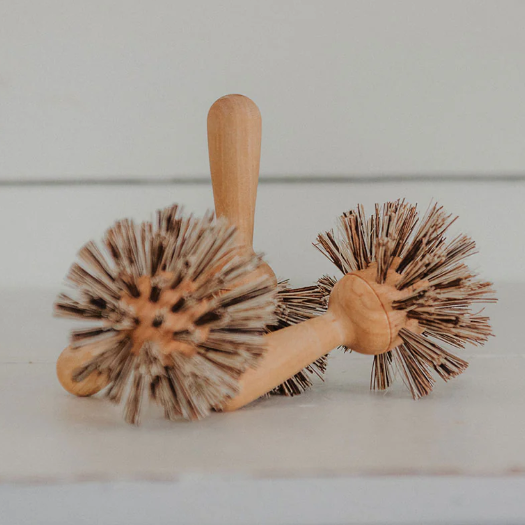 Heavy-Duty Round Pot & Pan Brush with Handle