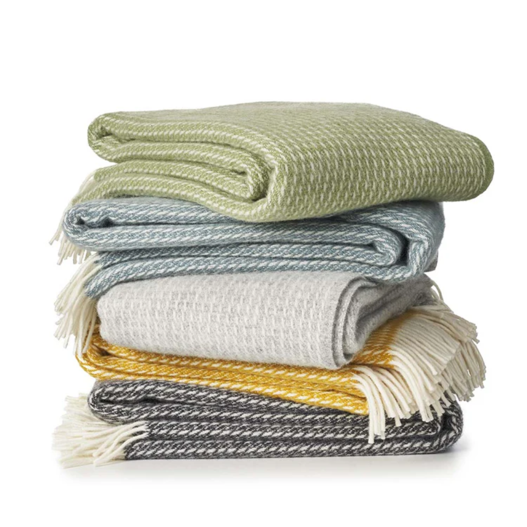 Line Throw in 5 Colours