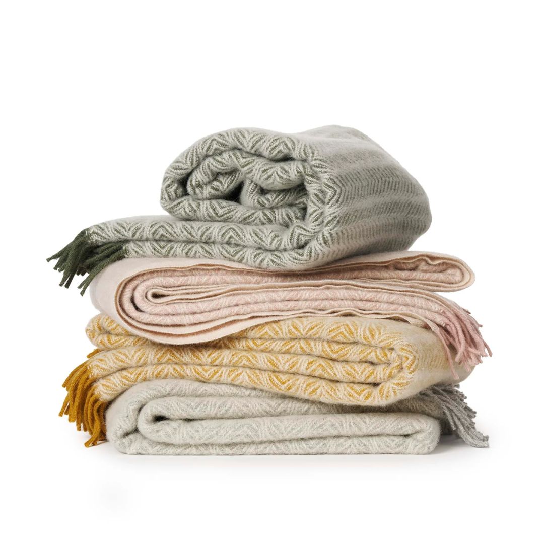 Alm Throw - 3 colours