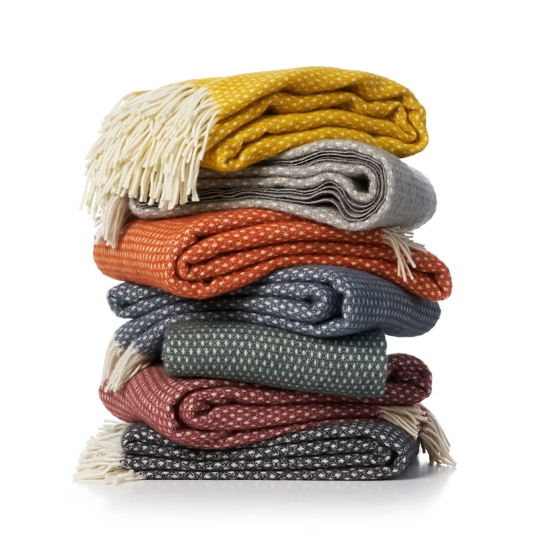 Knut Throw - 11 colours