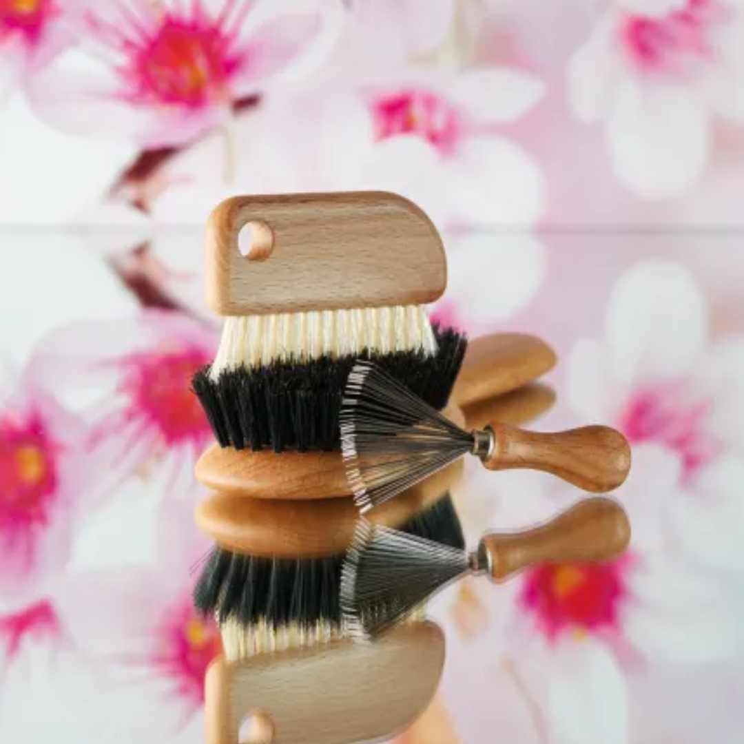 Hairbrush Cleaner in 2 Designs