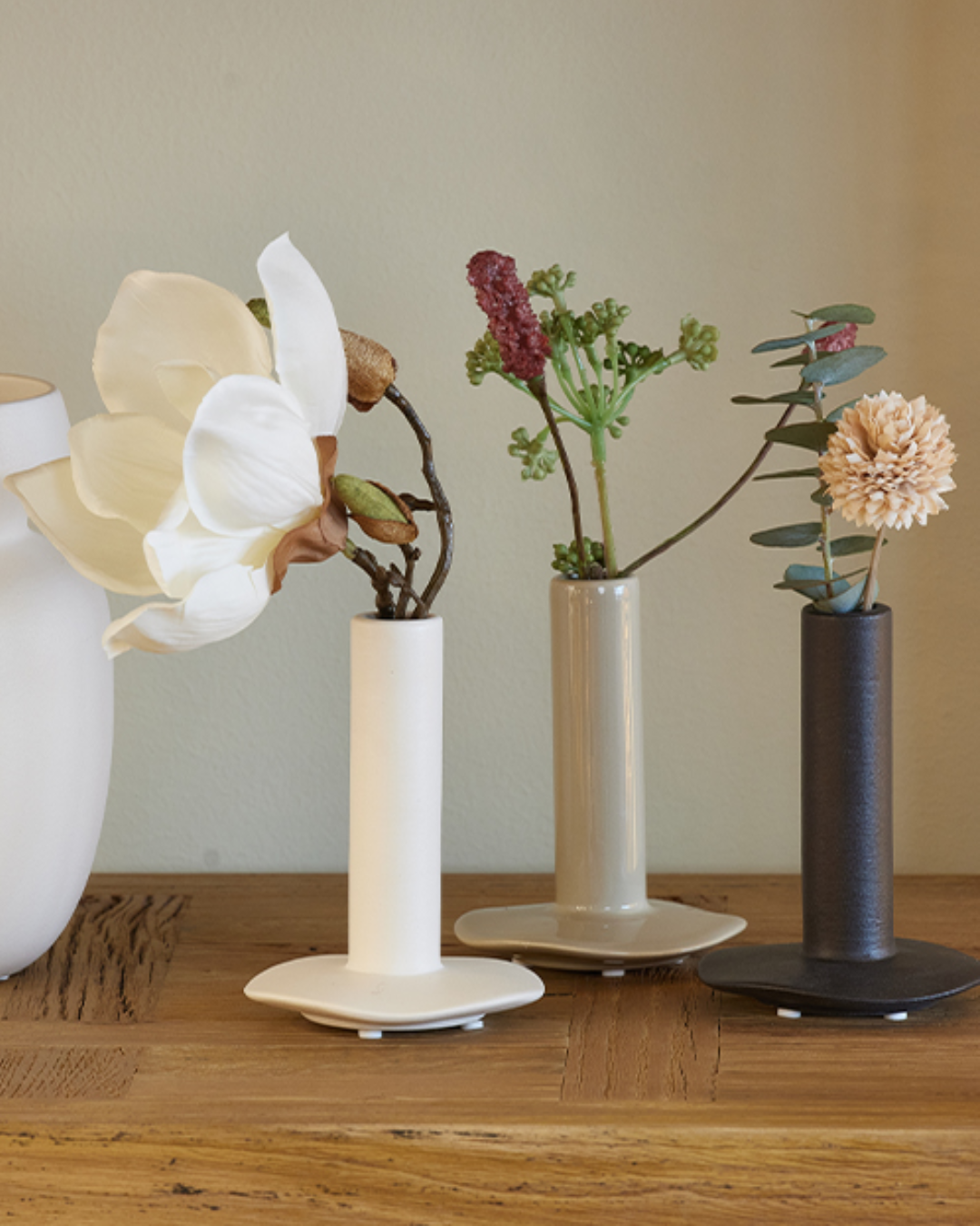 Contour Ceramic Vase in 3 Colours
