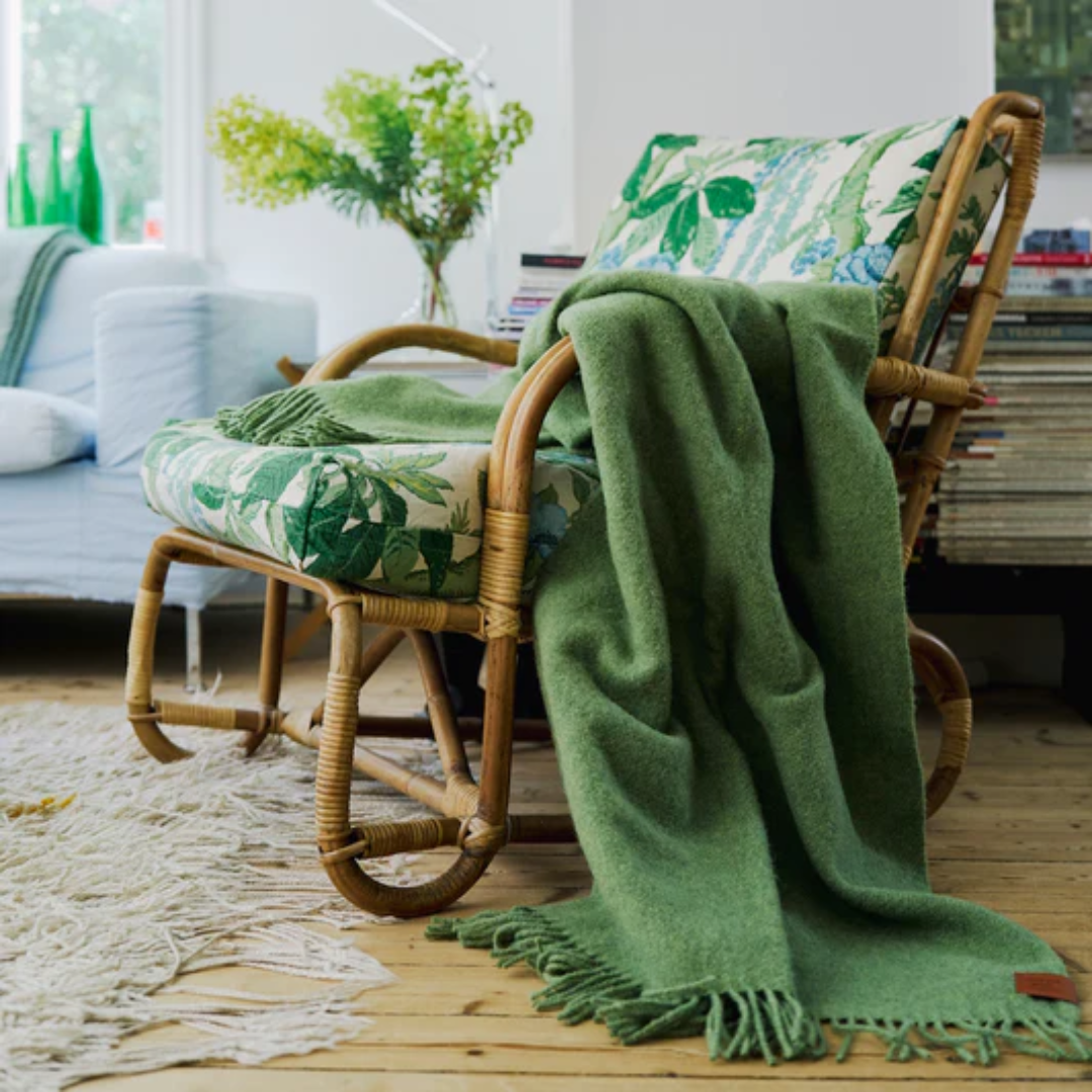 True Throw in 4 Colours