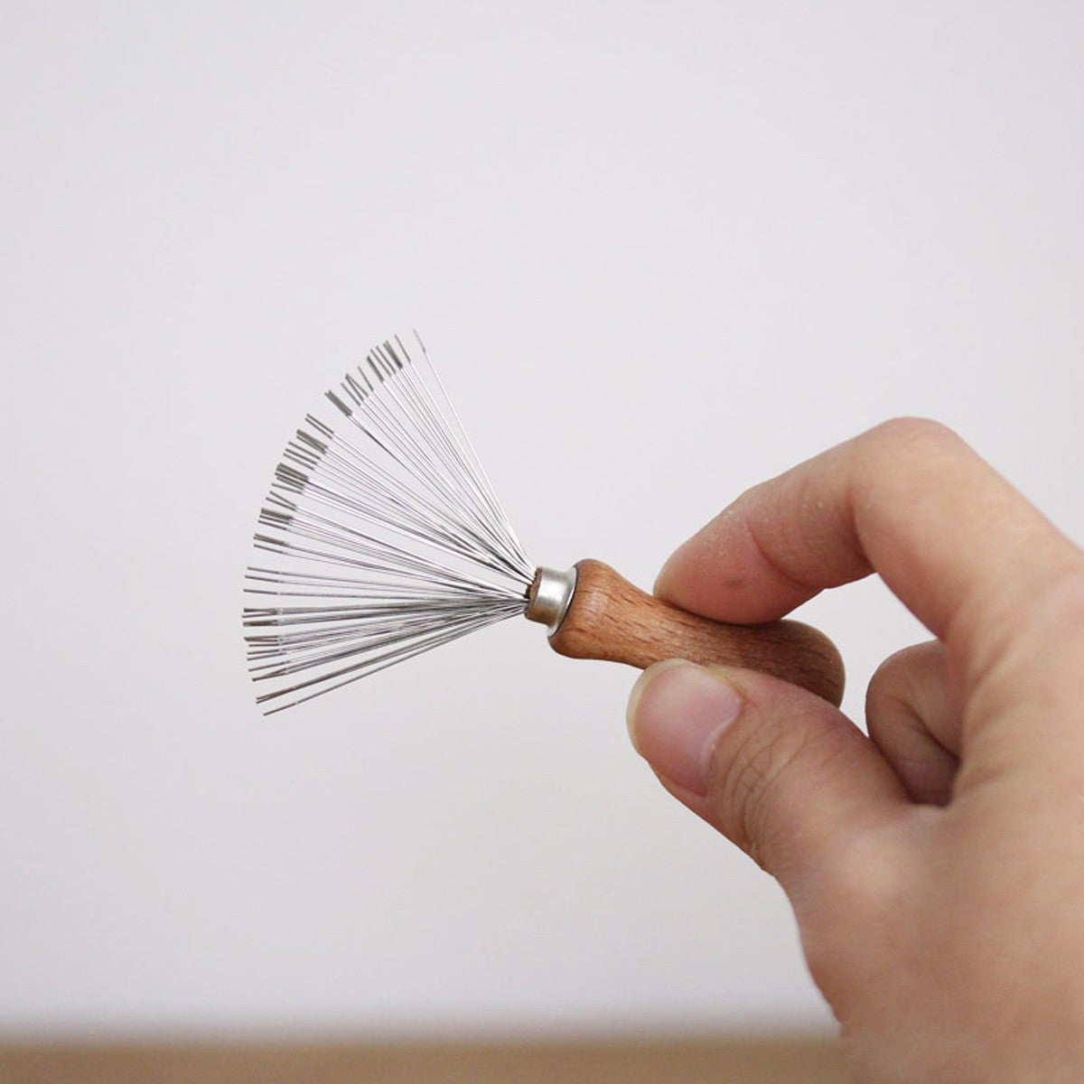 Wire Comb and brush cleaner