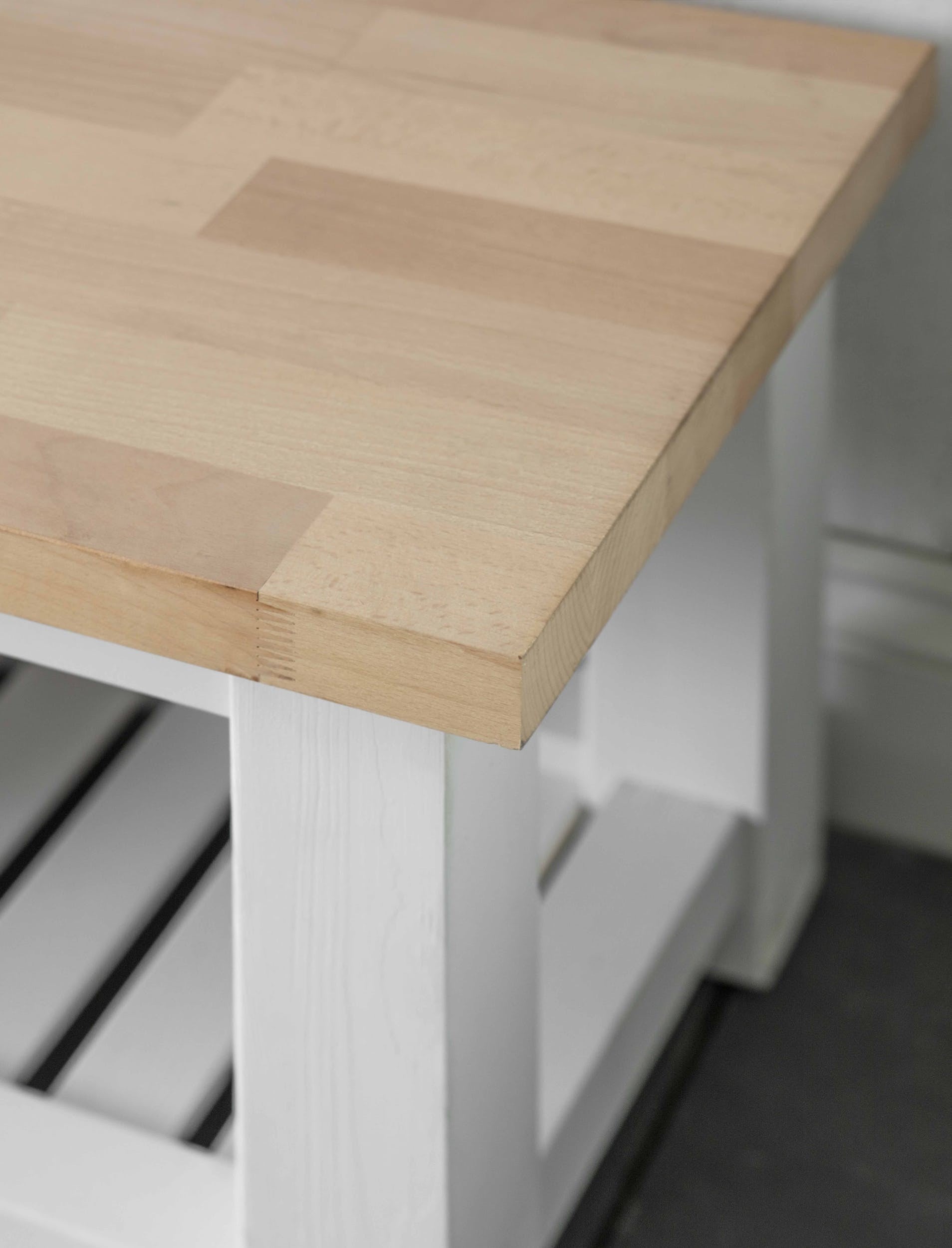 Hallway bench with lower shelf for storage
