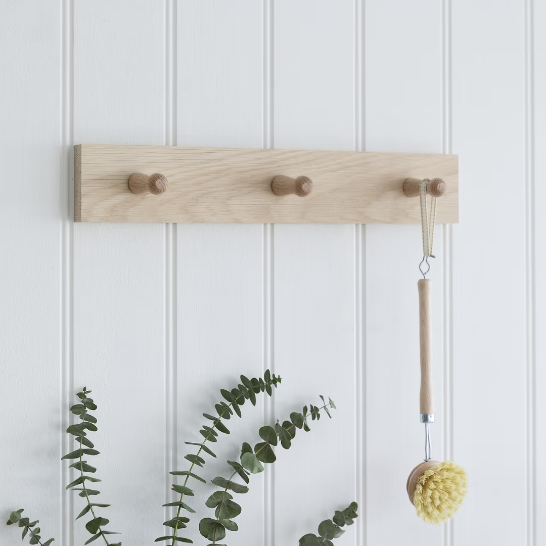 Oak Peg Rail in 3 or 6 Peg