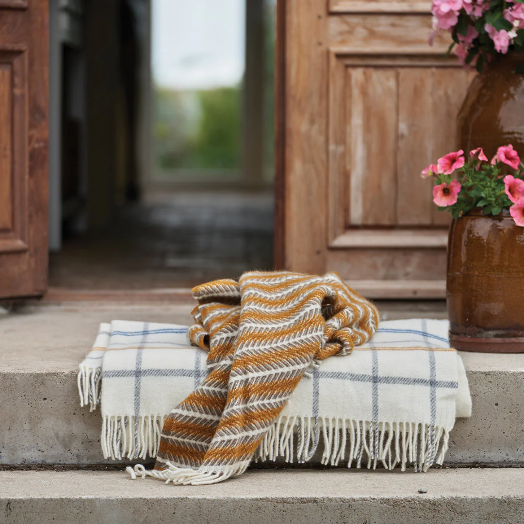 Oscar Mutli Throw in 3 Colours