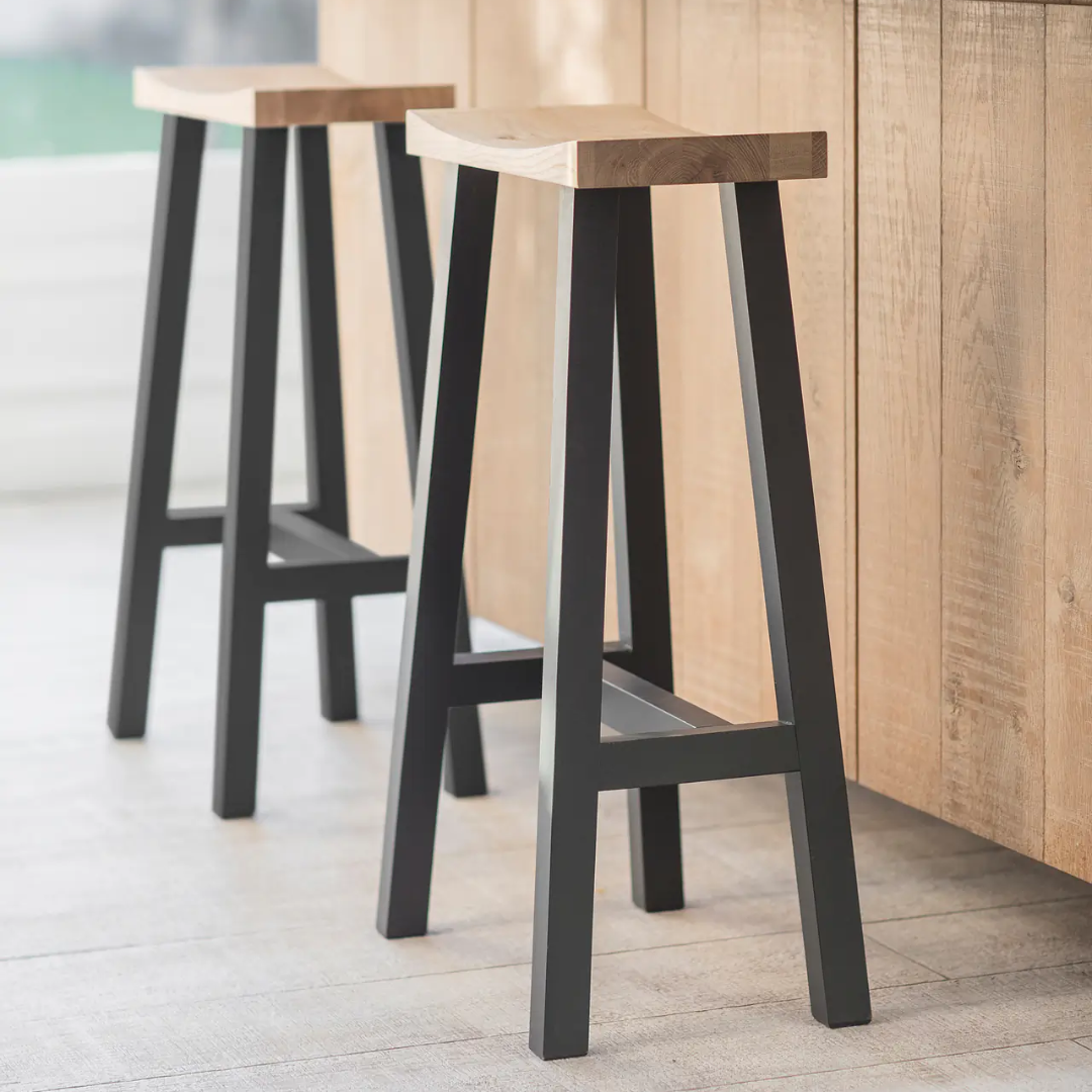 Oak Bar Stool in Natural or Carbon