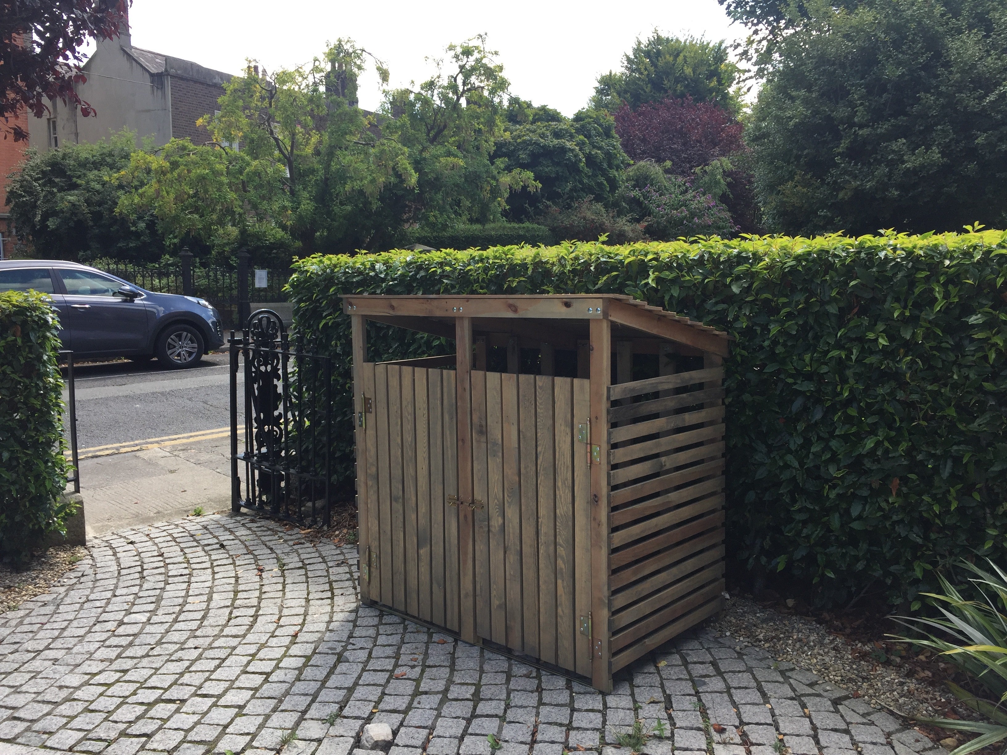 Double Wheelie Bin House
