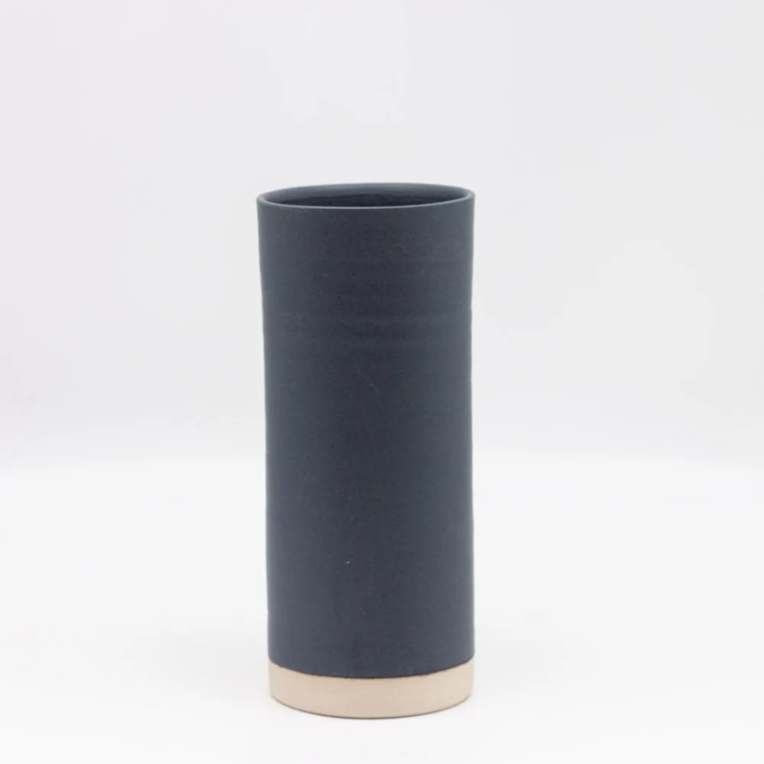 Ceramic Medium Straight Vase in 5 Colours