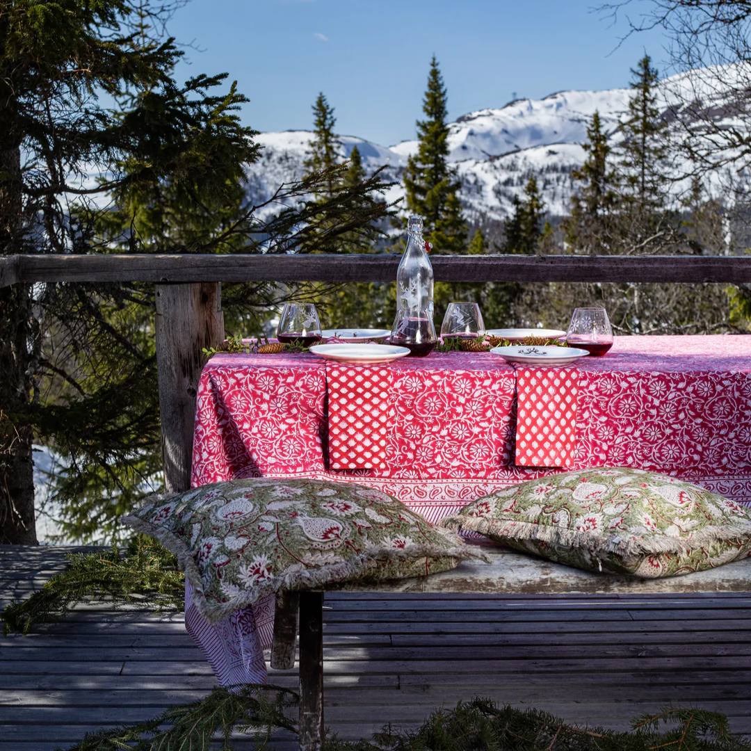 Margerita Tablecloth 170 x 270cm in 2 colours