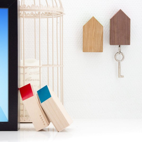 Magnetic Key House in Natural Oak