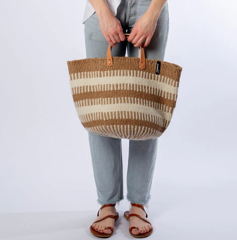 Medium Market Basket in White Rib