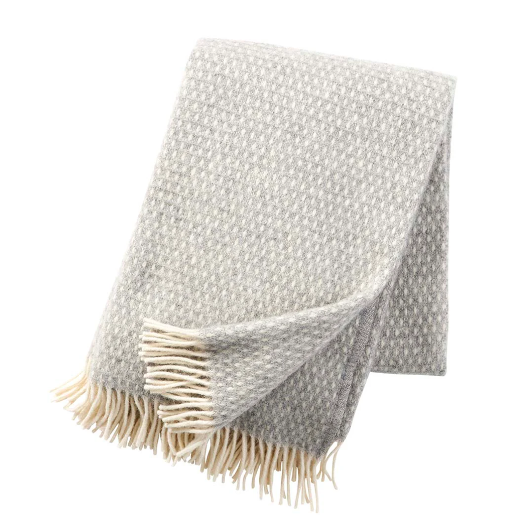 Knut Throw - 11 colours