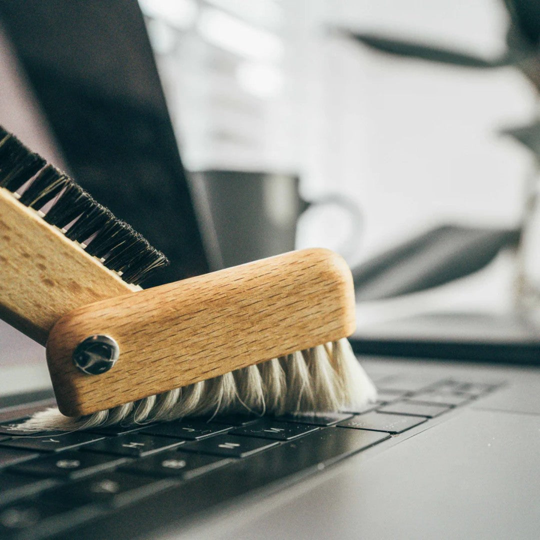 computer keyboard cleaning brush