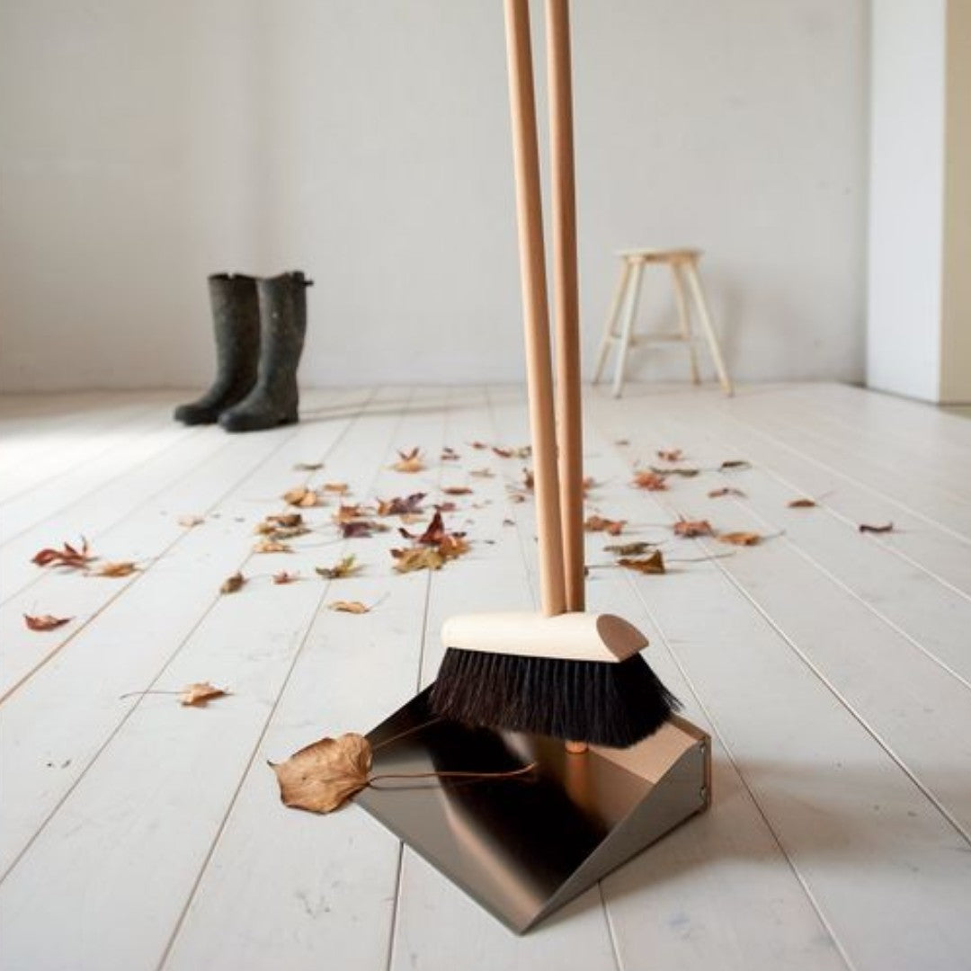 Standing Dustpan and Brush