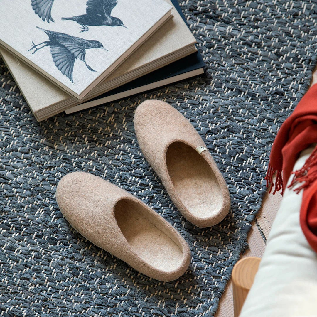 Slippers in Beige - 3 sizes