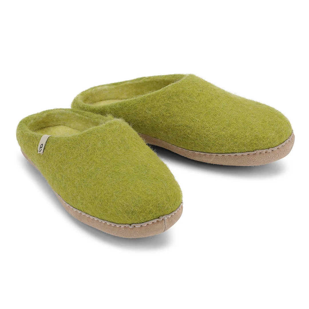 Slippers in Lime - 3 sizes