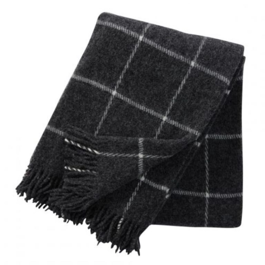 Vinga Throw in 4 Colours