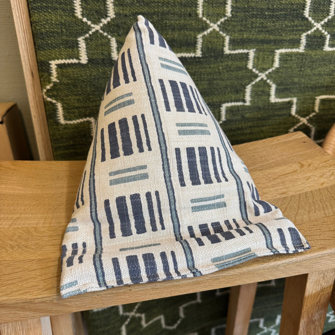 Patterned Tablet Stand