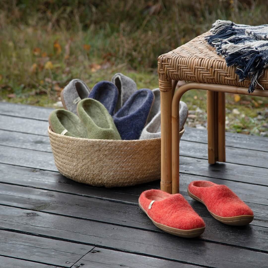 Slippers in Clay Red - 3 sizes