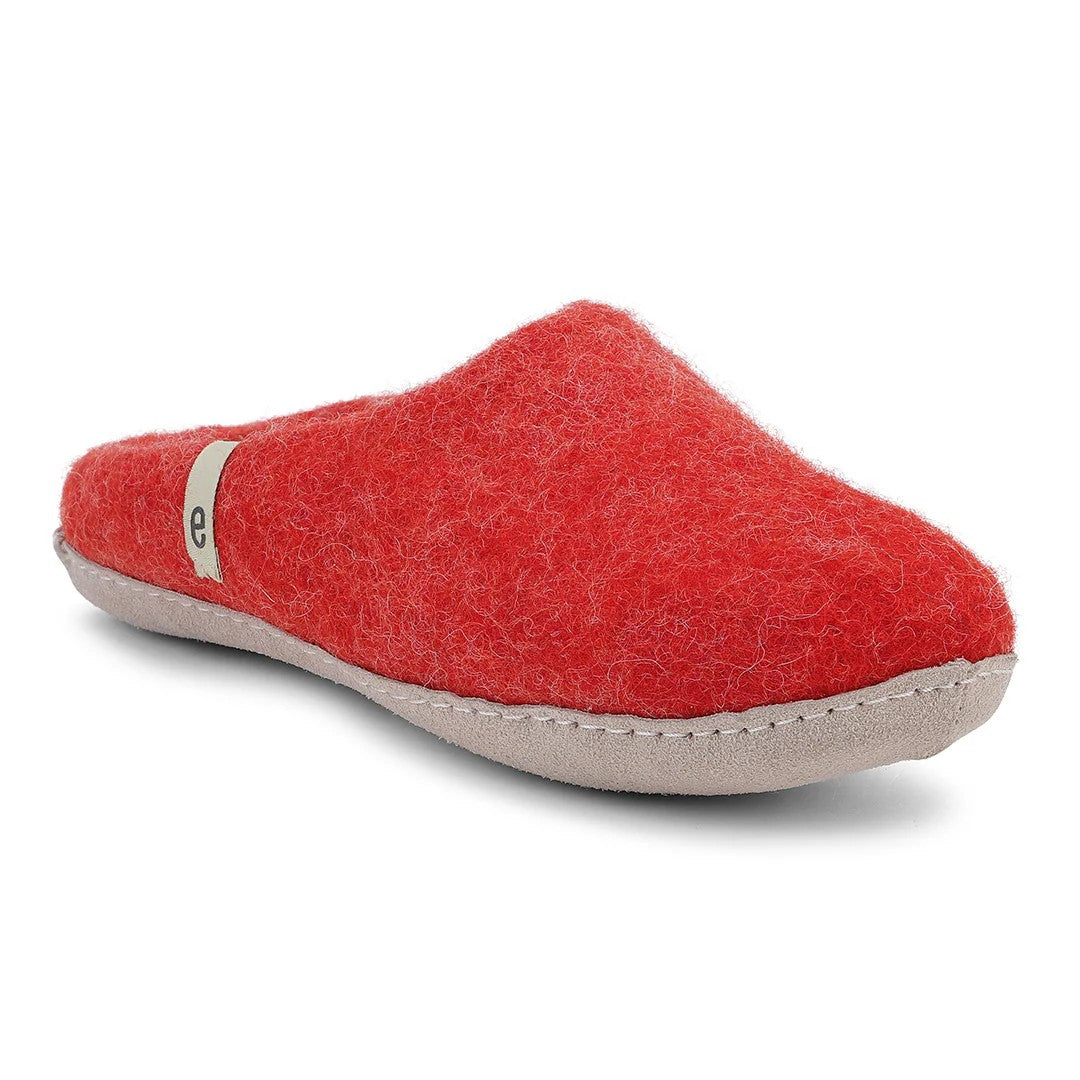 Slippers in Clay Red - 3 sizes