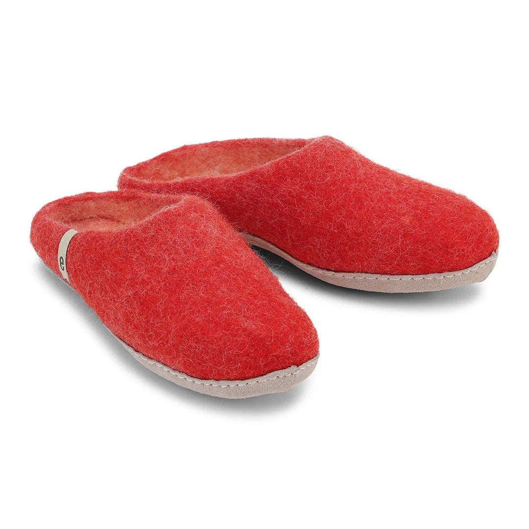 Slippers in Clay Red - 3 sizes