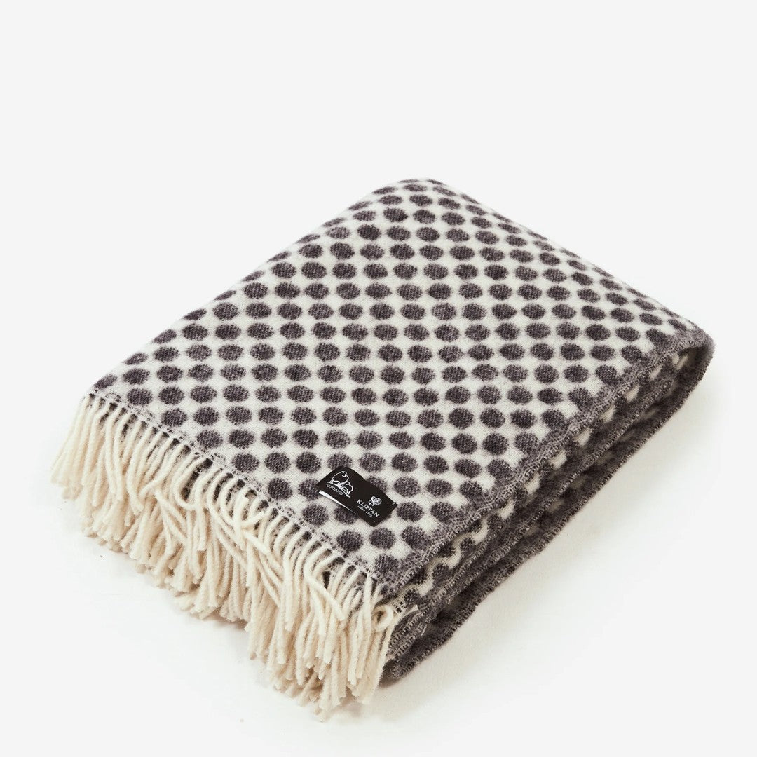 Black Dot Throw