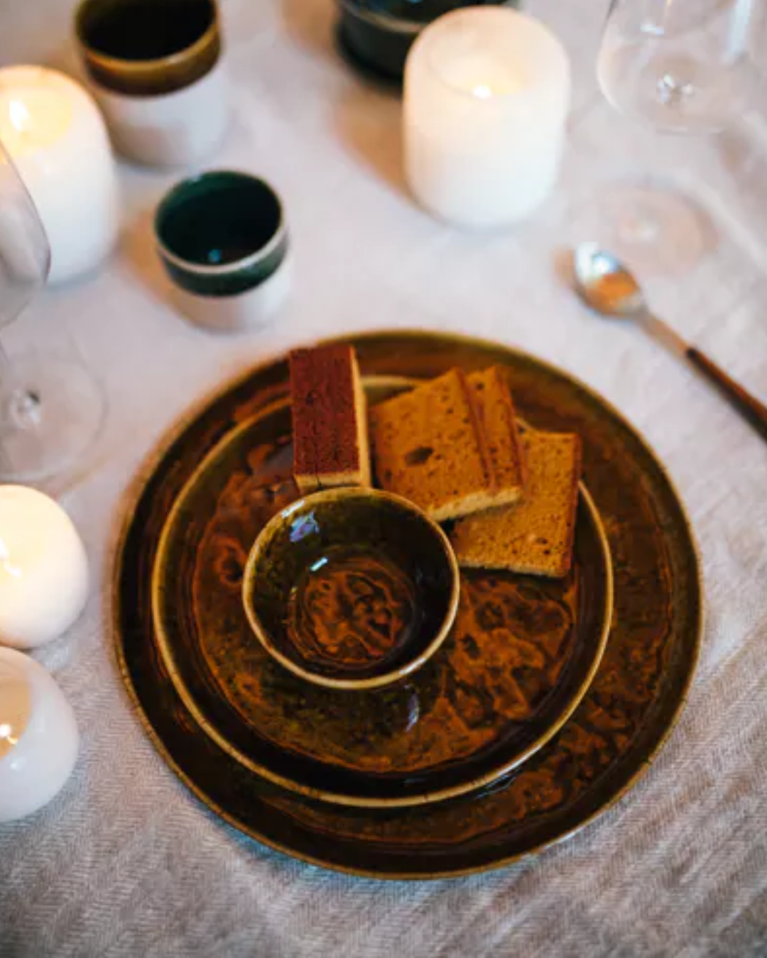 Ceramic Dinner Plate in 2 Colours