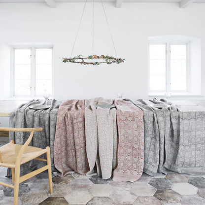 Rose Paradise Tablecloth in 2 Sizes