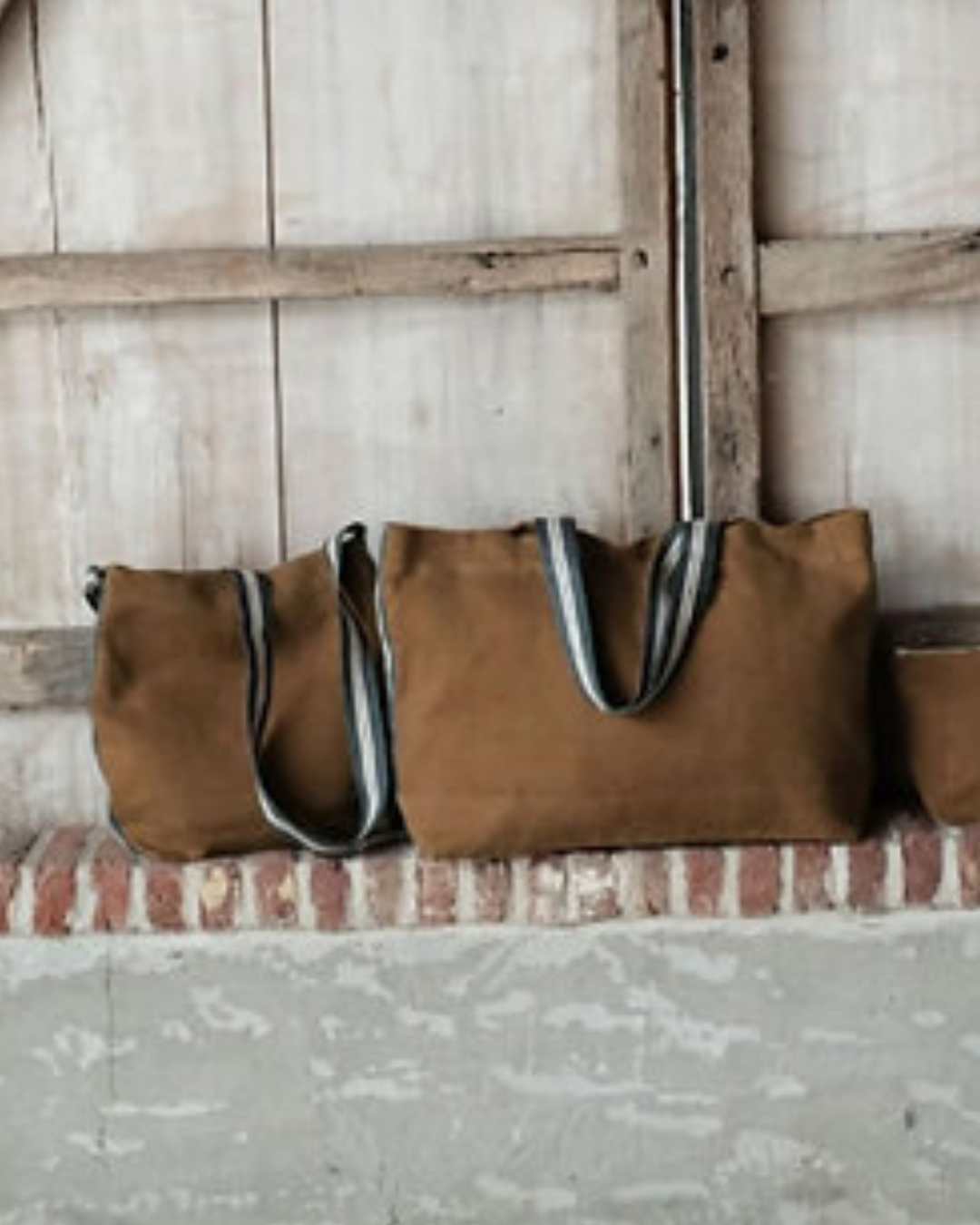 Oak Linen Shoulder Bag
