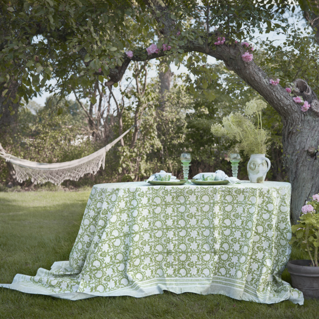 Light Green Paradise Tablecloth in 2 Sizes
