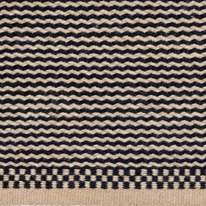 Black &amp; Beige Daisy Rug Rug in 2 Sizes