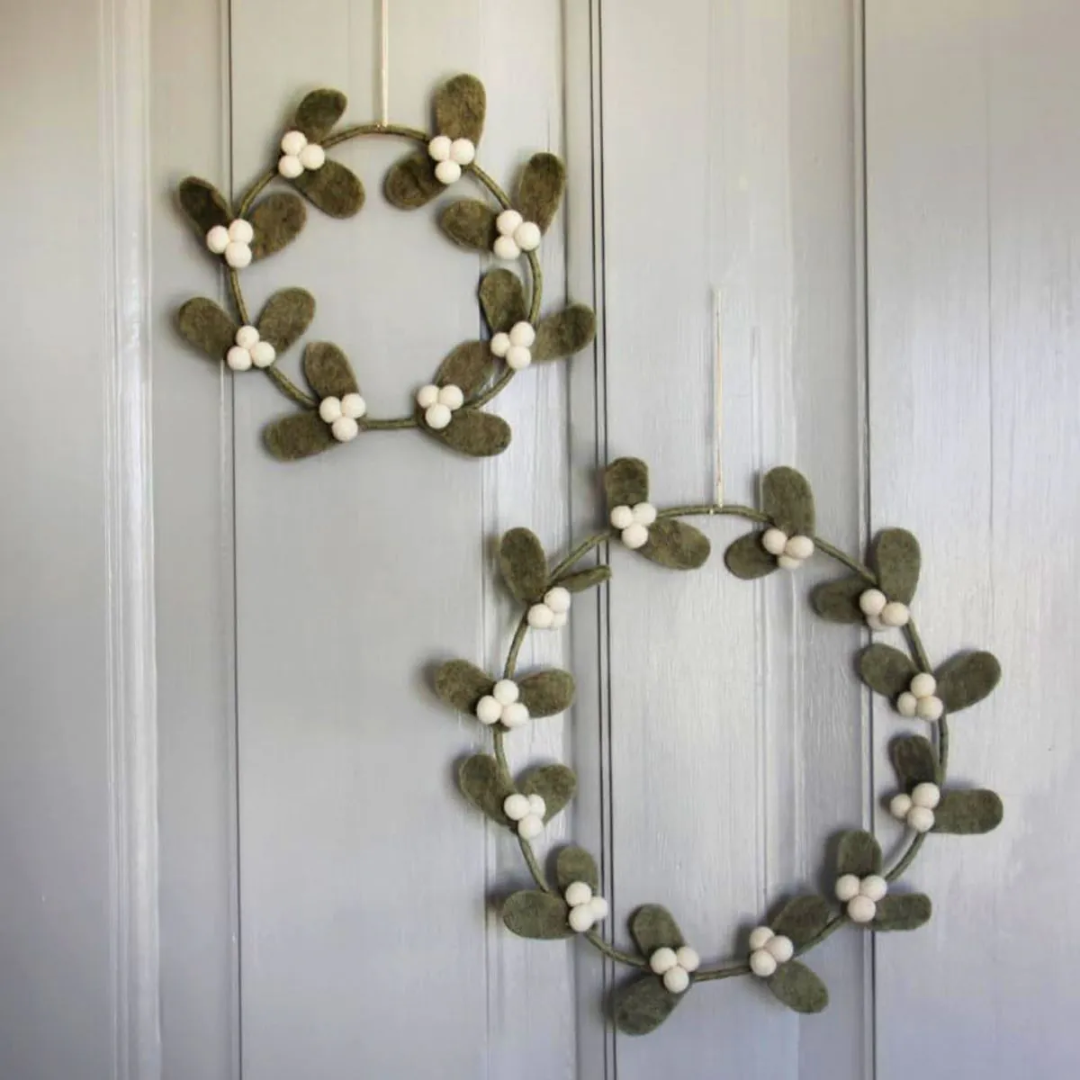 Felt Mistletoe Wreath Dark Green Big