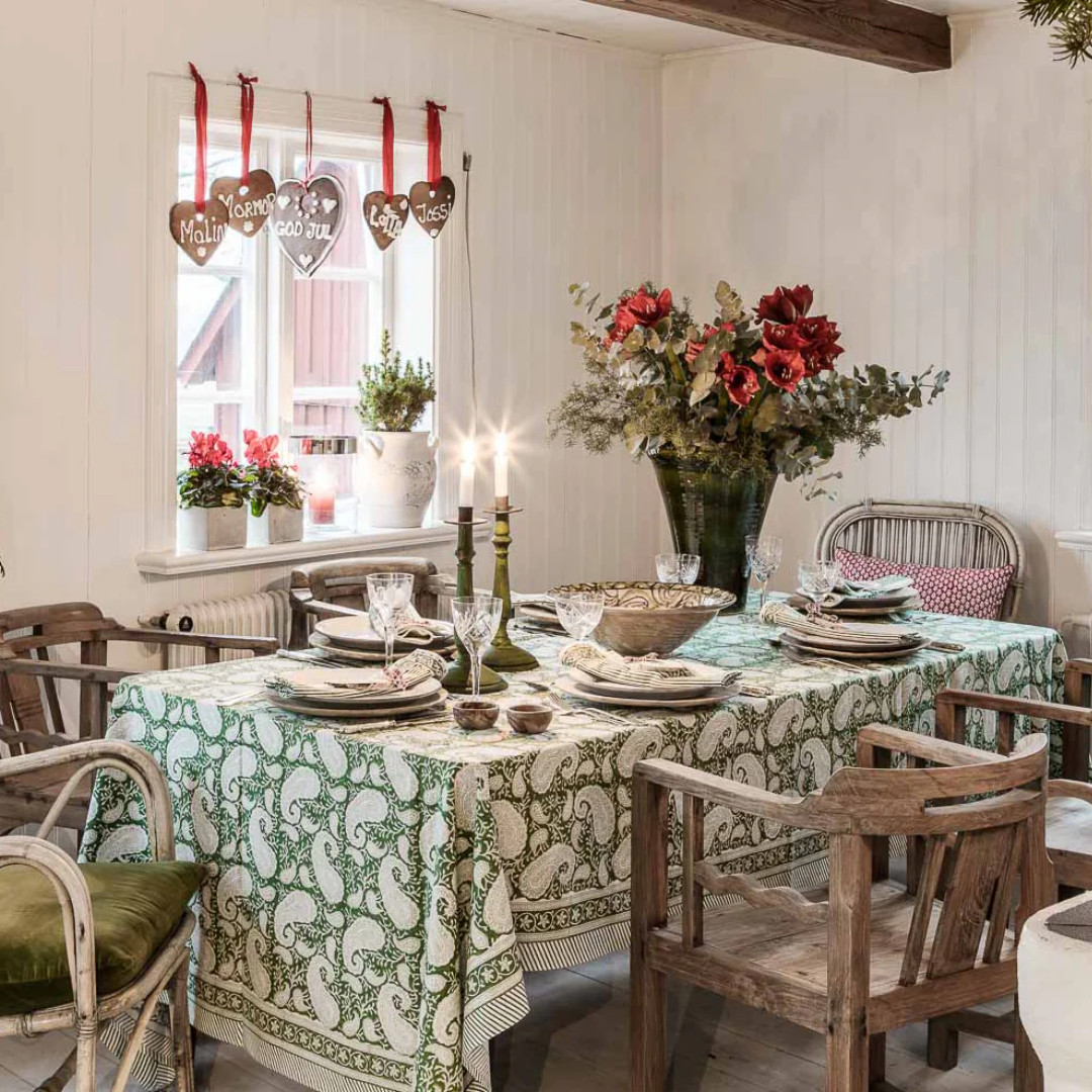 Forest Green Big Paisley Tablecloth in 2 Sizes