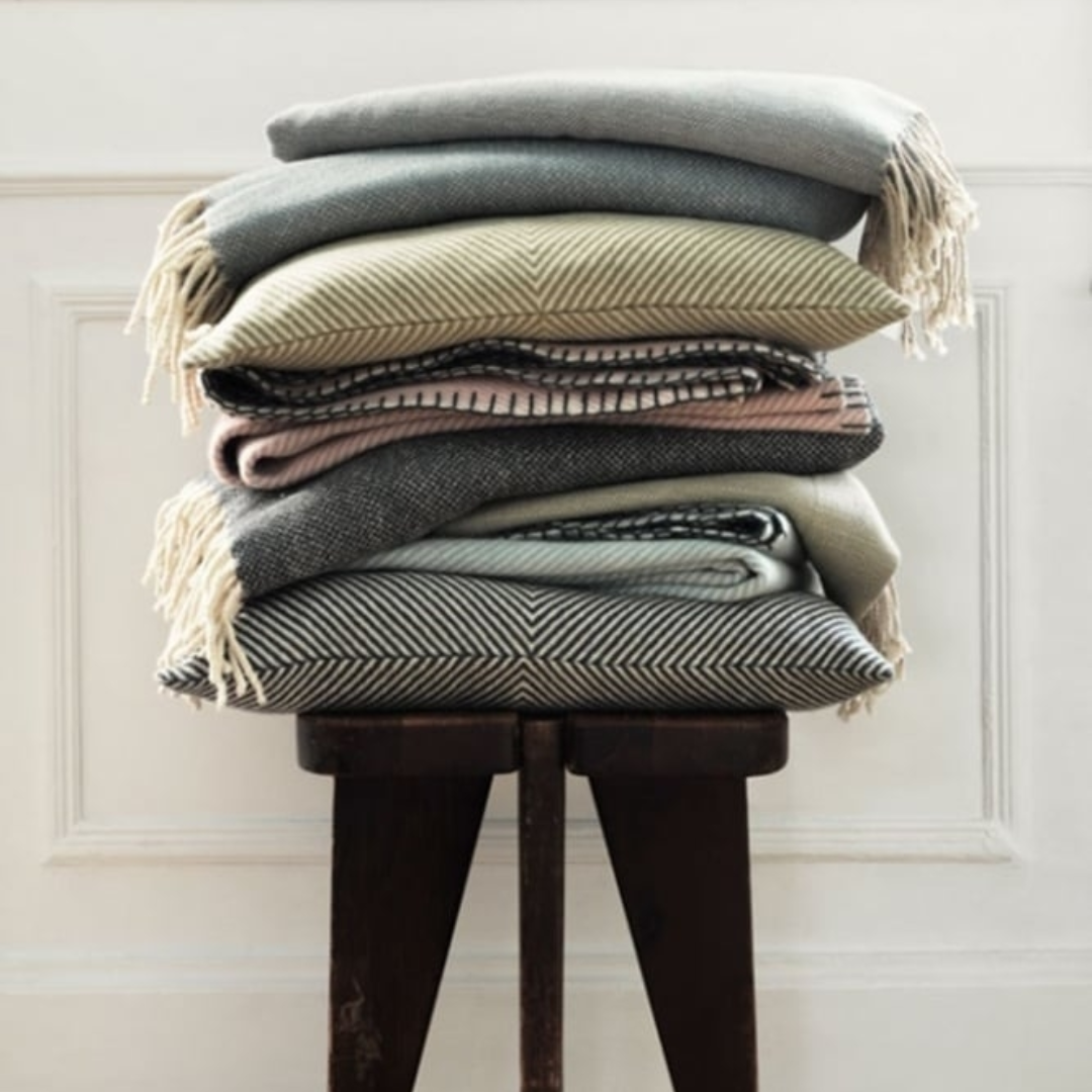 Vertigo Throw - 2 colours