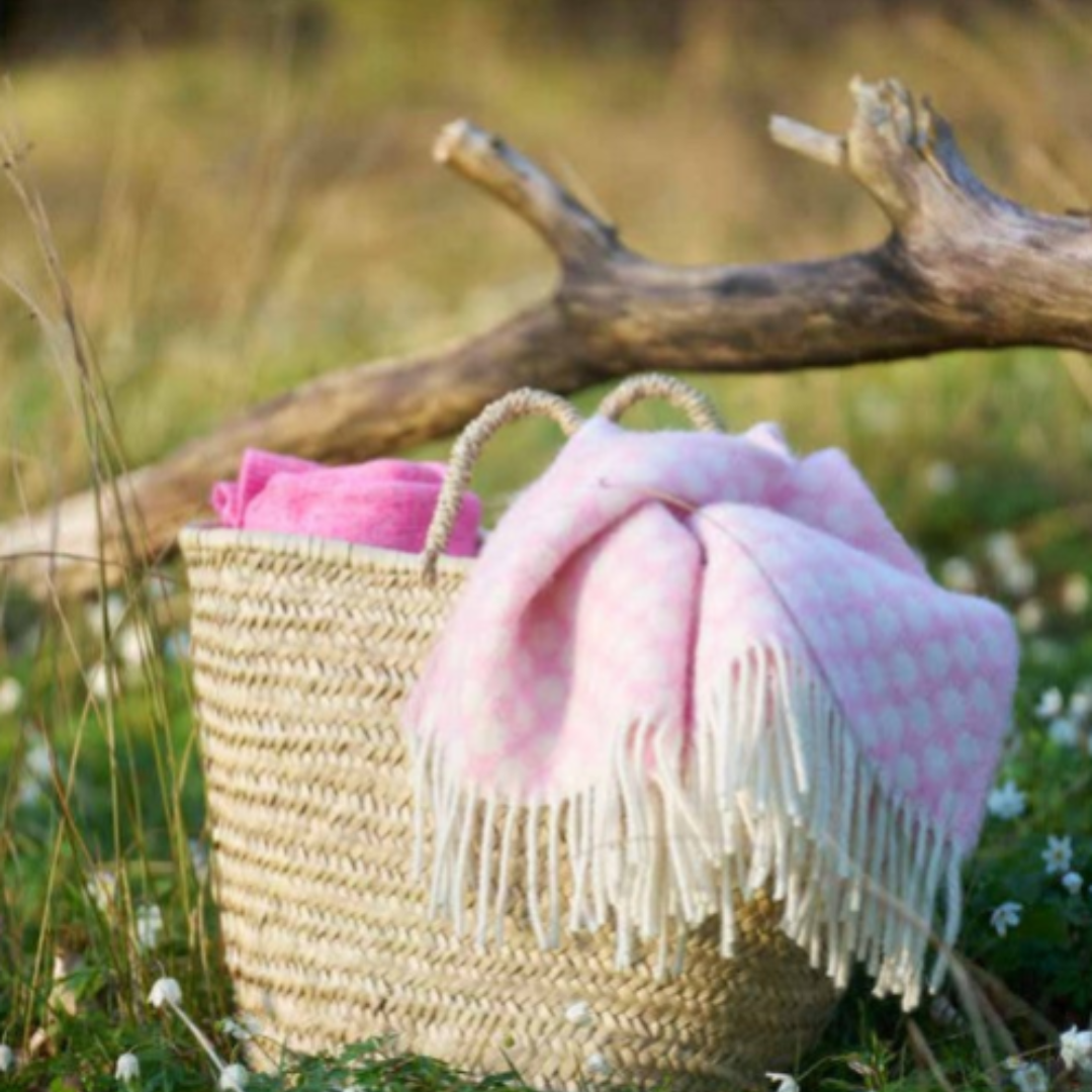 Gotland Dot Throw - 4 colours