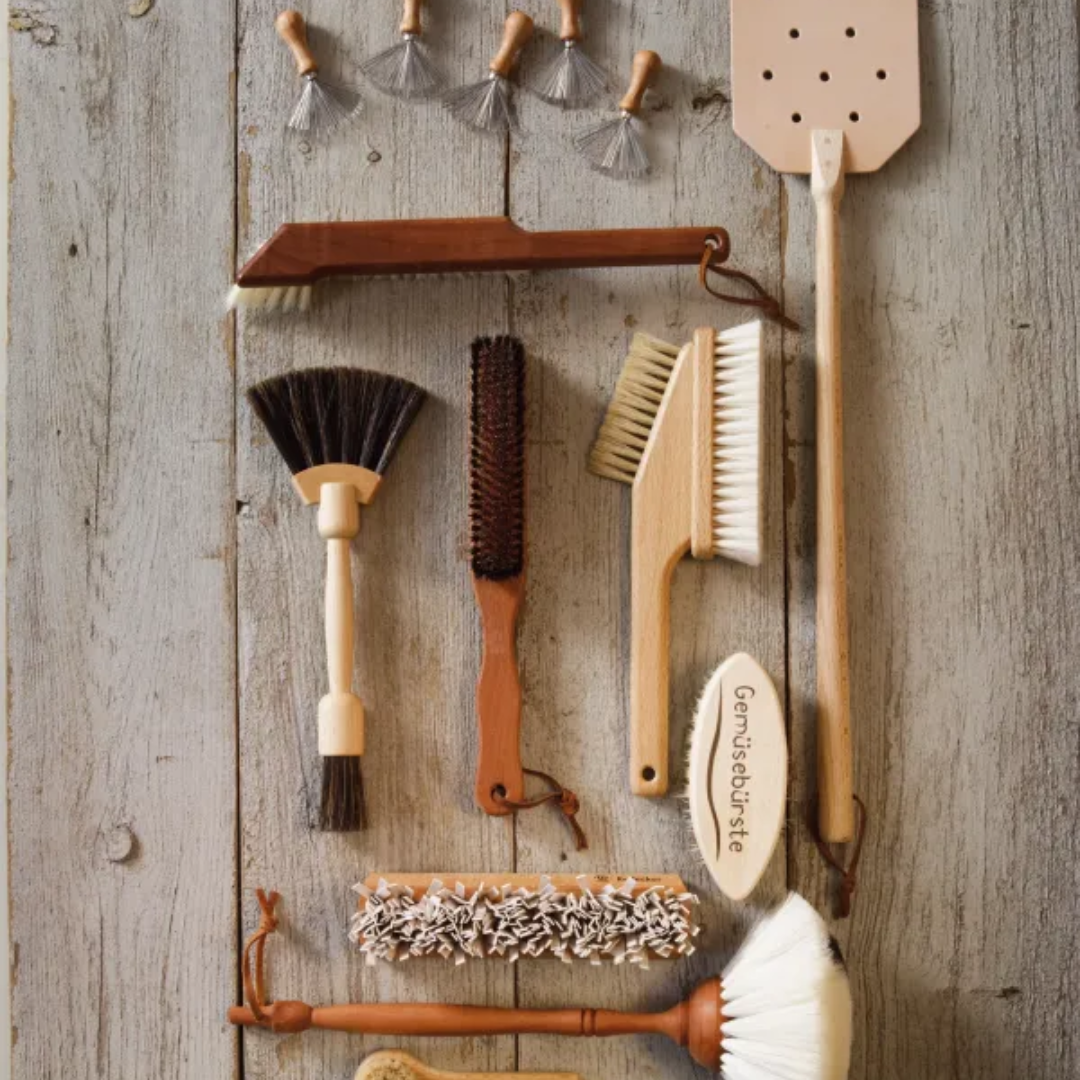 Computer Brush in 2 Wood Types