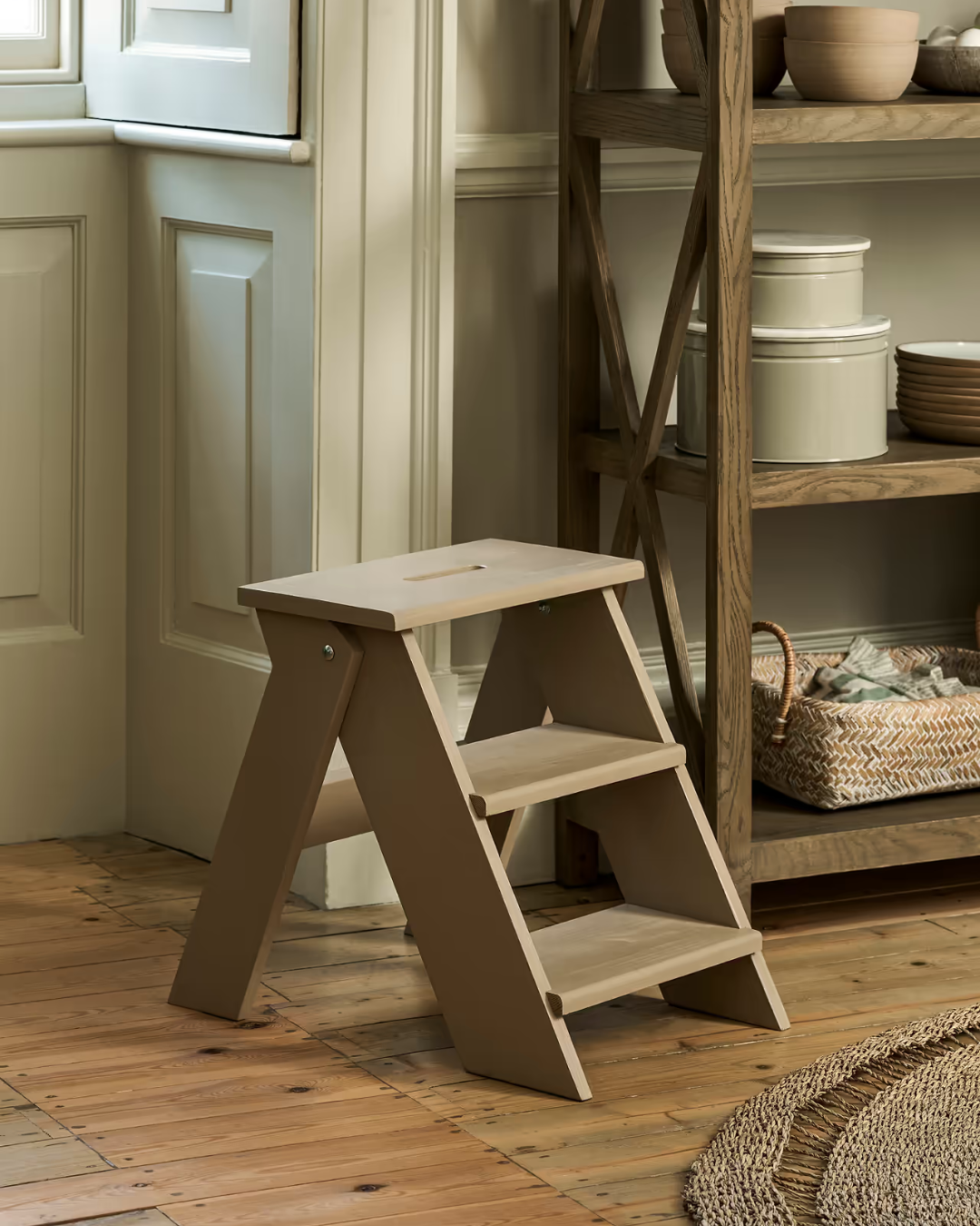 Classic Step Stool in Truffle