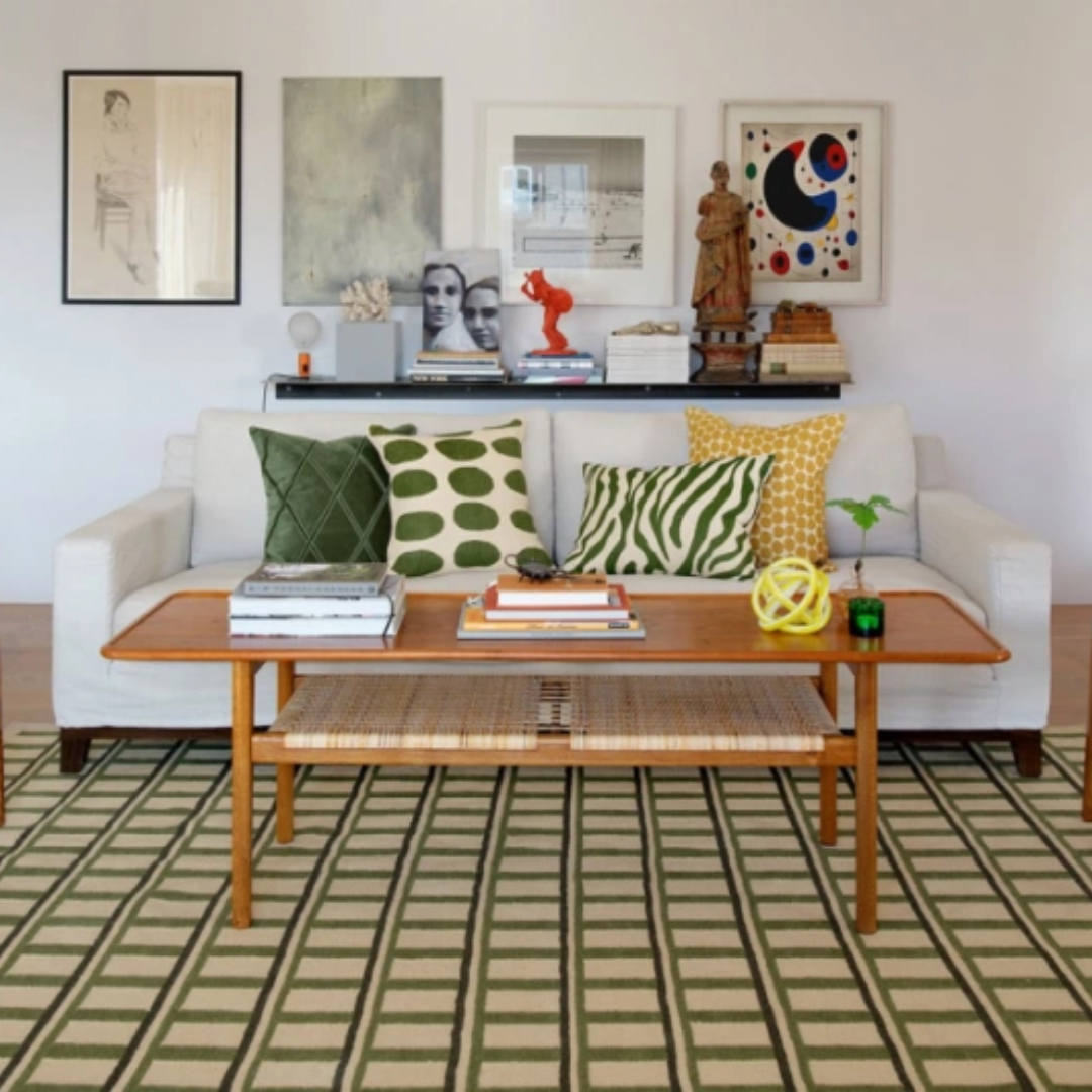 Elegant Geometric Rug in Green &amp; Beige