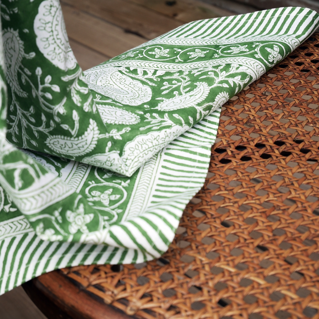 Forest Green Big Paisley Tablecloth in 2 Sizes