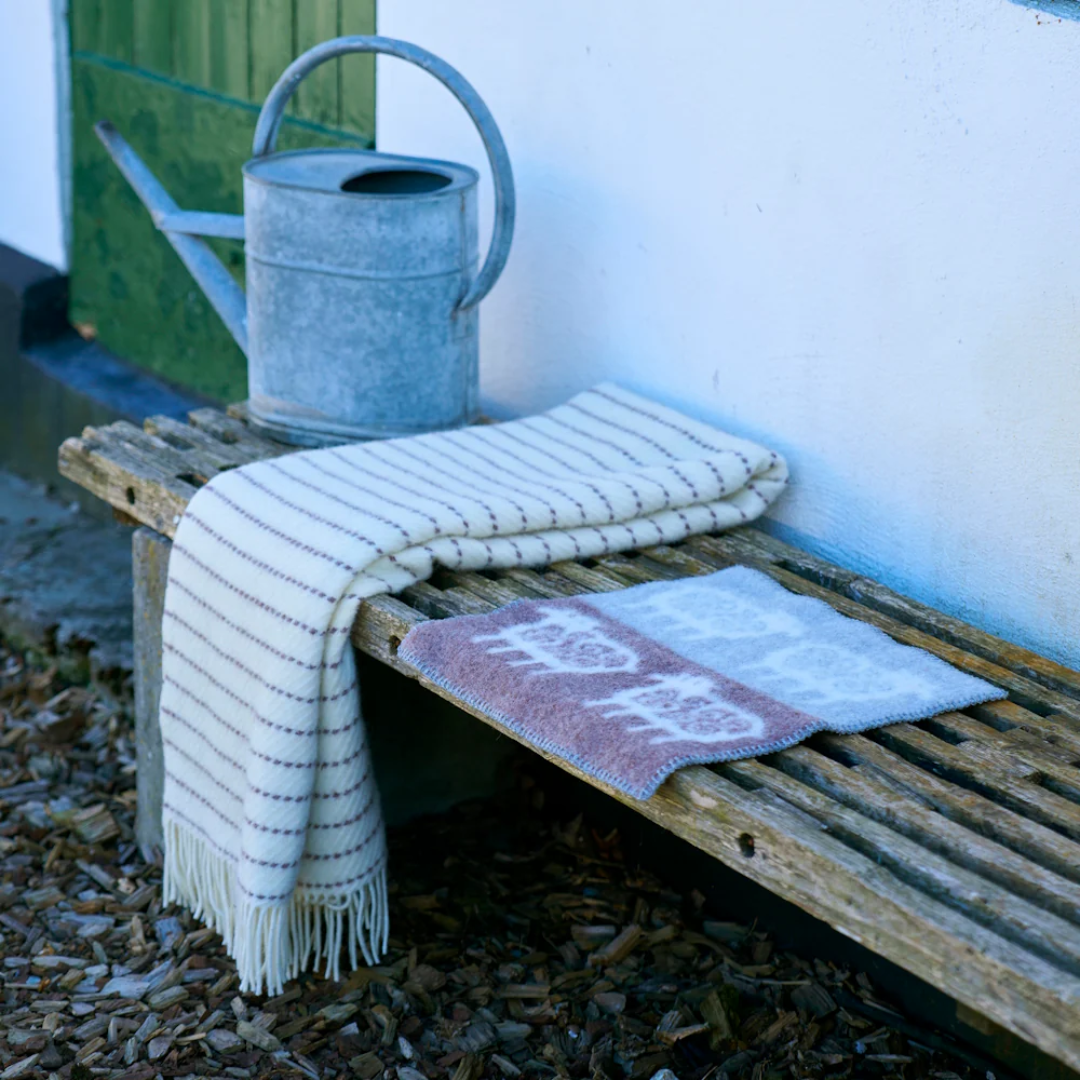 Craft Throw in 2 Colours